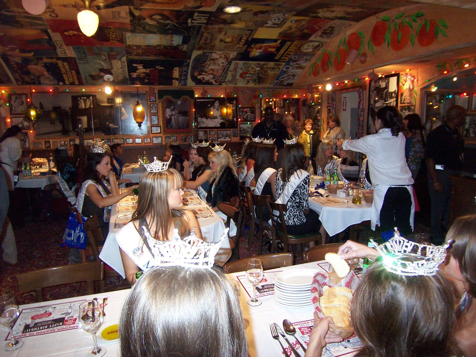 miss america room 09 1-17-2009 7-36-07 pm 2576x1932